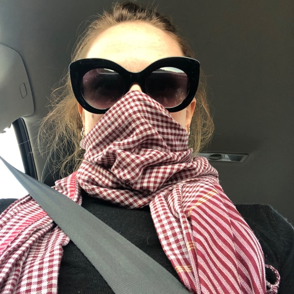 Meet your Posher, Emily - Picture 2 of 2